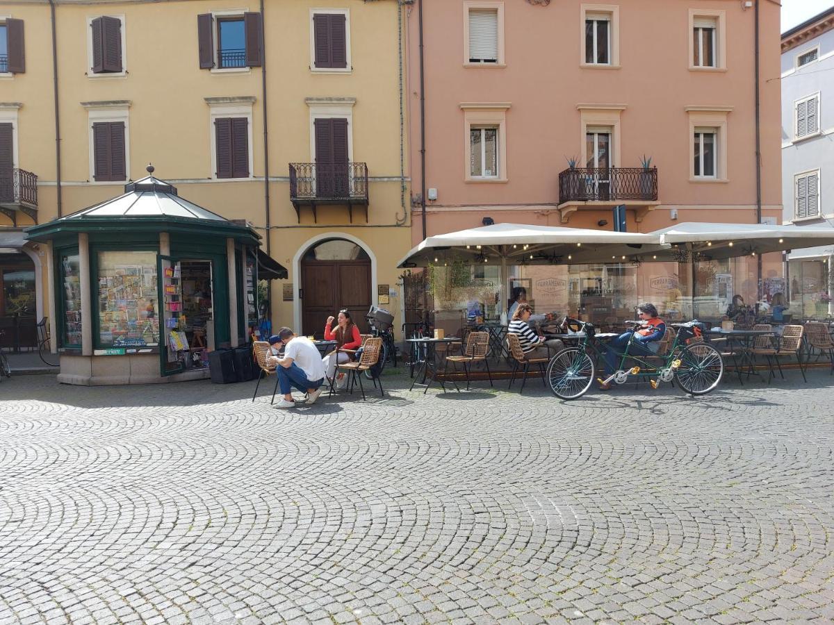 Appartamento In Piazza Cavour Centro Storico Римини Экстерьер фото