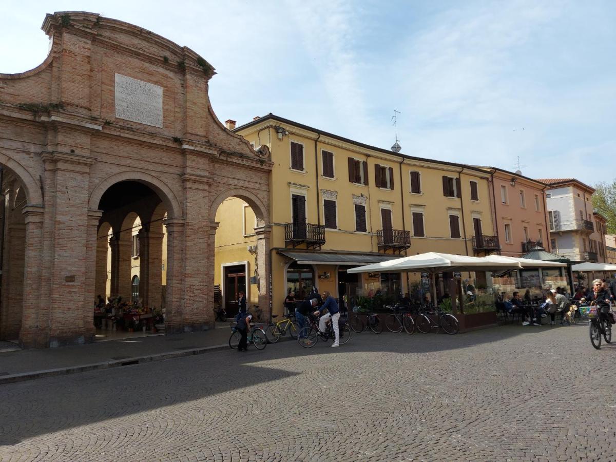 Appartamento In Piazza Cavour Centro Storico Римини Экстерьер фото
