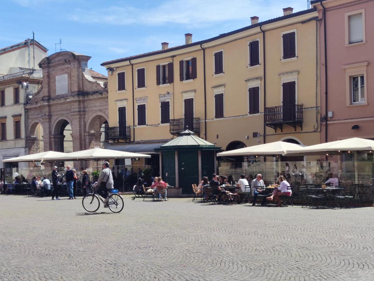 Appartamento In Piazza Cavour Centro Storico Римини Экстерьер фото
