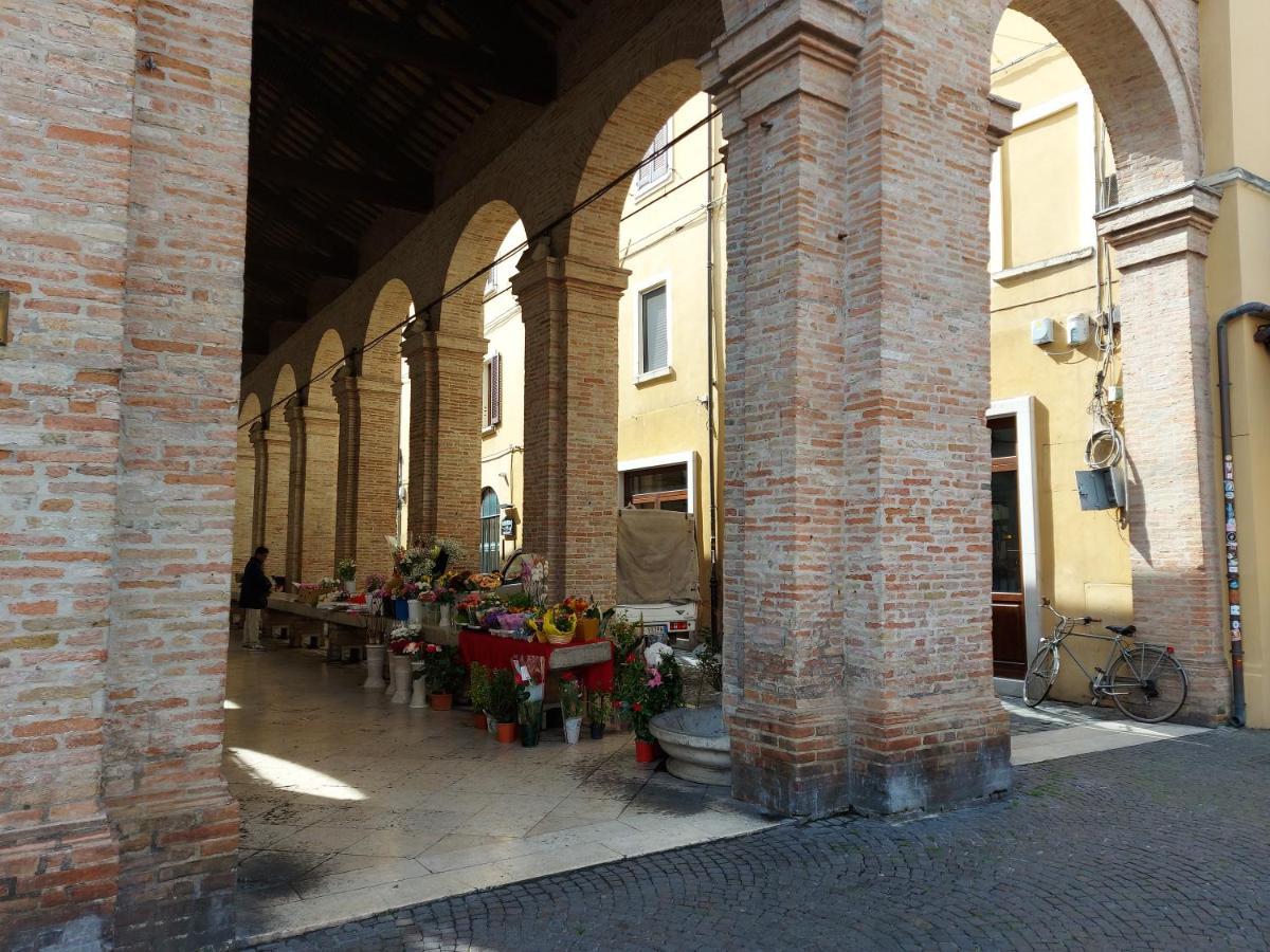 Appartamento In Piazza Cavour Centro Storico Римини Экстерьер фото